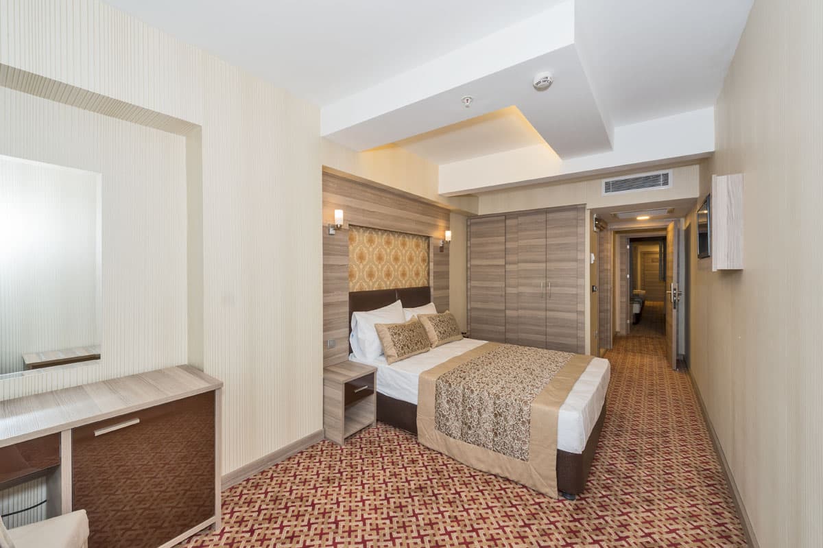 Deniz manzaralı ve çift kişilik yataklı Borz Hotel odası — 3. fotoğraf