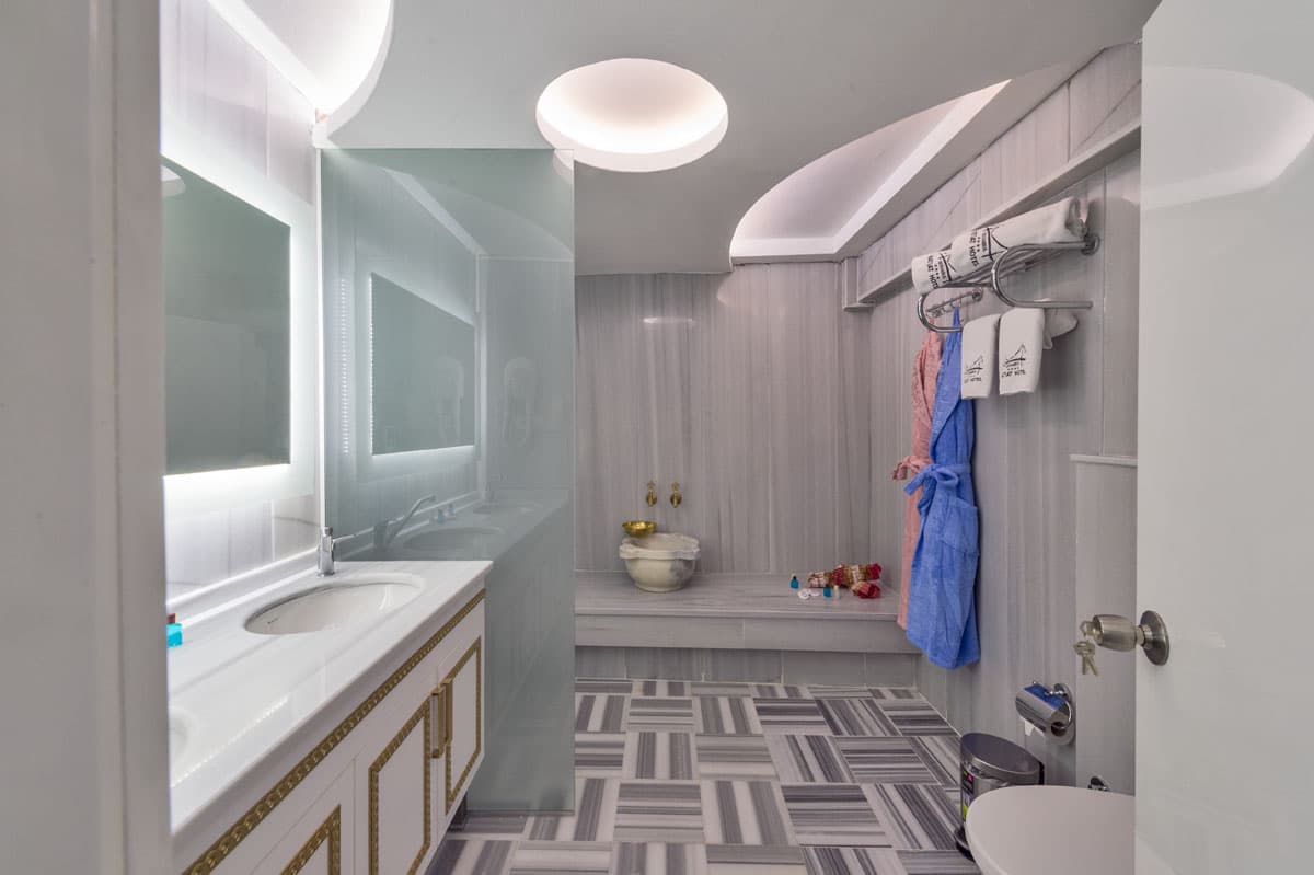 Çift kişilik yataklı geniş Borz Hotel suit odası — 4. fotoğraf
